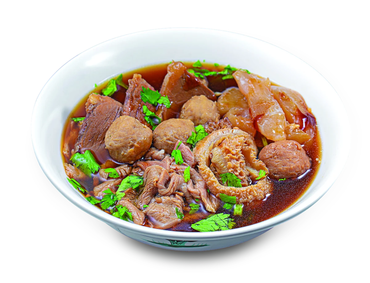 Hwa Heng signature mixed beef with tendon soup, beef balls and tripe